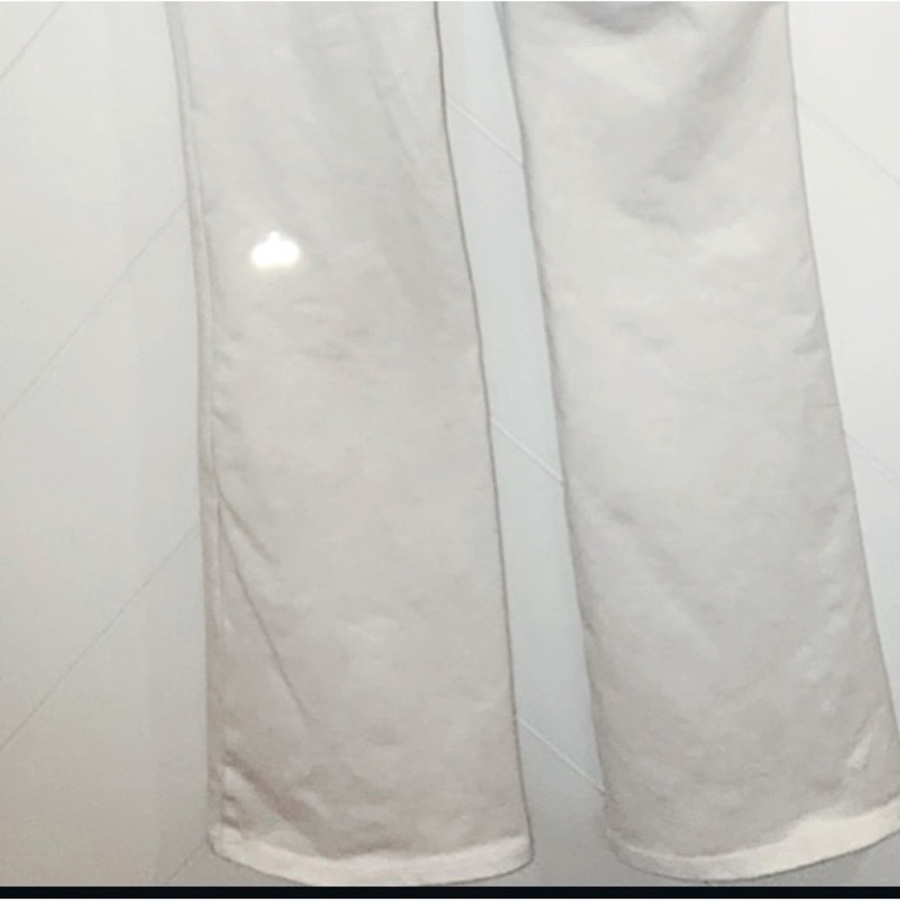 ALO YOGA Airbrush High-Waist Flutter Legging split hem white Size Small - Picture 5 of 16